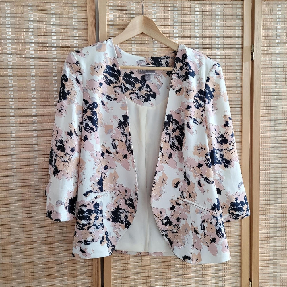 Chelsea 28 Floral Blazer
